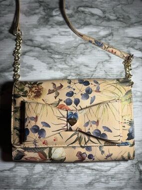 Betsey Johnson Floral Print Crossbody Bag purse with Bow Gold Chain